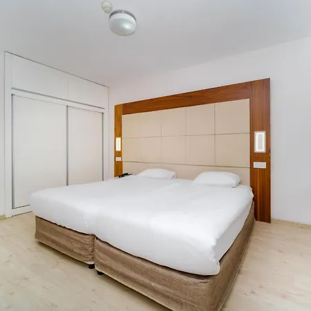 Aparthotel Delfino