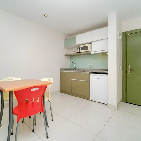 Delfino Buti̇k Aparthotel